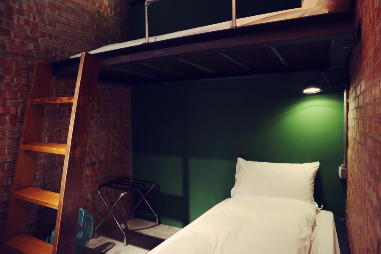Travel Charger Hostel Hualien Extérieur photo
